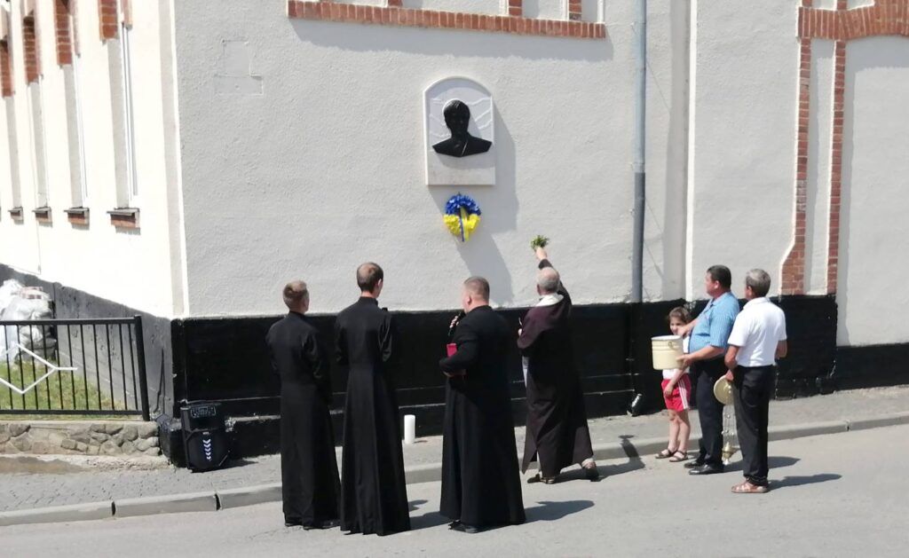 Освячення барельєфа В.В. Німчука