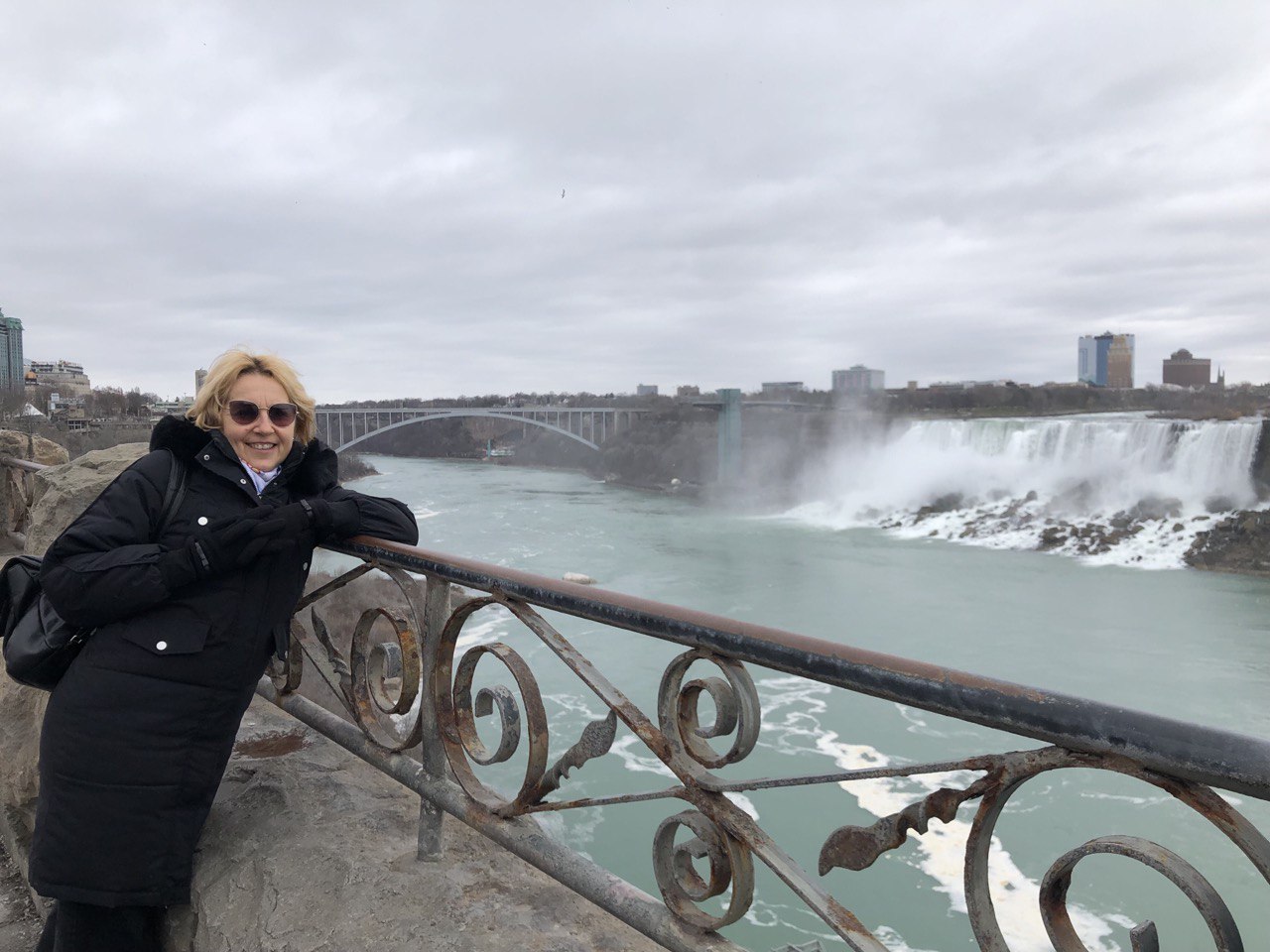 photo1711025985