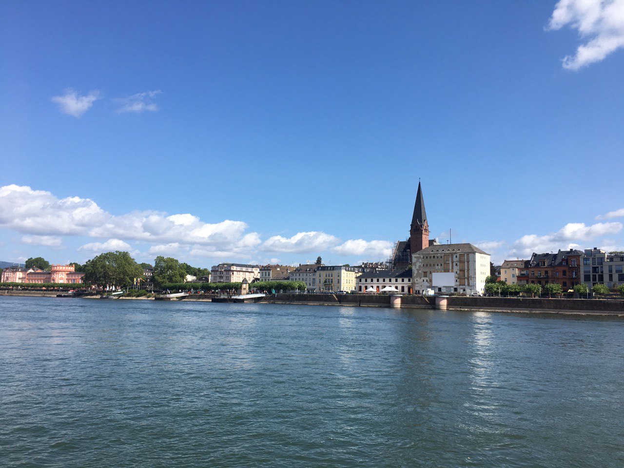 photo1689509621