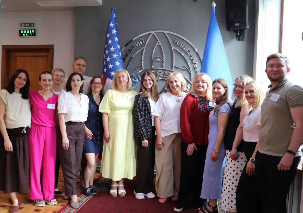 Учасники конференції після закінчення пленарних доповідей