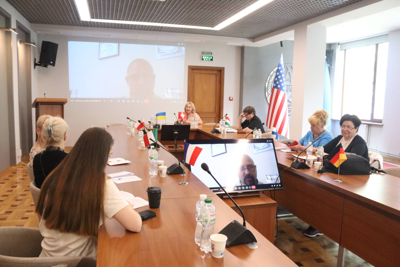 Ви зараз переглядаєте В УжНУ завершилася триденна міжнародна конференція про зміни в мовній свідомості українців під час війни